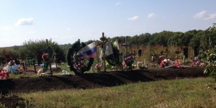 Массовые захоронения российских солдат выявили на Донбассе