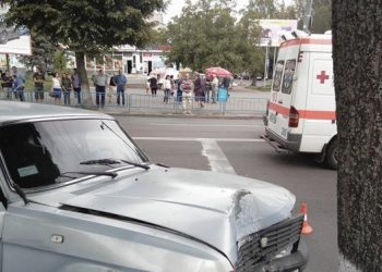 В Житомире в аварию попала машина с человеком в багажнике