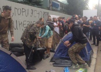 В Киеве начинается "Майдан" возле "Интера"