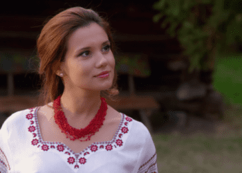 Жюри конкурса "Новая волна 2016" стоя апплодировало украинке Галине Безрук