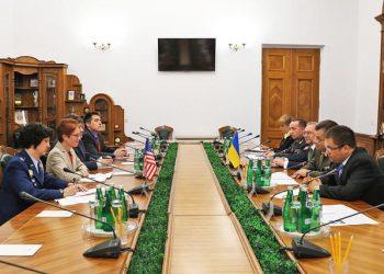 Министр обороны Украины встретился с новым послом США