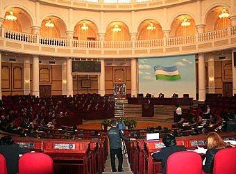 В Узбекистане утвердили кандидатуру врио президента