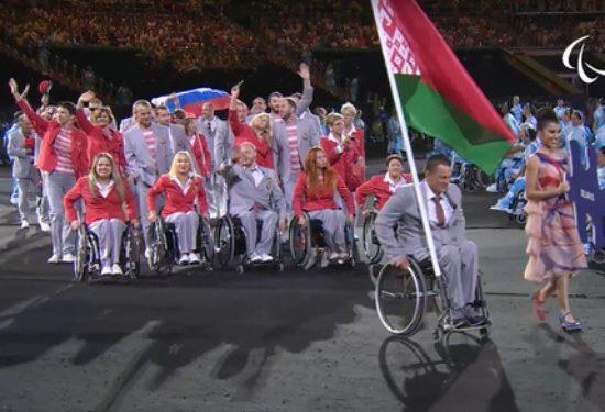 В МПК сообщили, как наказан вынесший на открытие Паралимпиады флаг РФ белорус