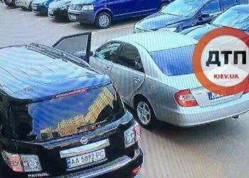 Опубликовано видео похищения молодой пары в Киеве