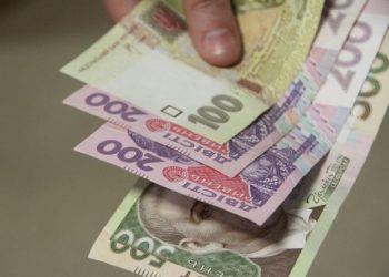 Официальный курс гривны продолжает падать