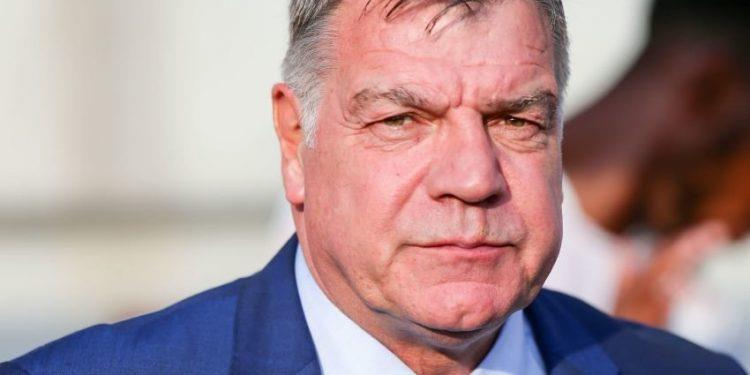 Наставник сборной Англии по футболу уличен в коррупции