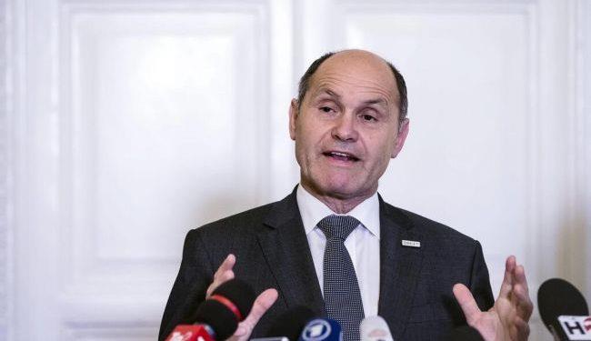 В Австрии перенесли выборы президента из-за некачественного клея