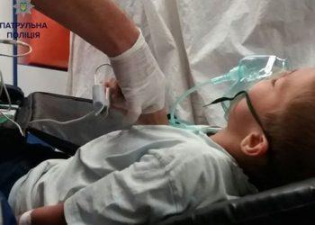 Возле школы в Днепре прохожие обнаружили ребенка, накачанного наркотиками