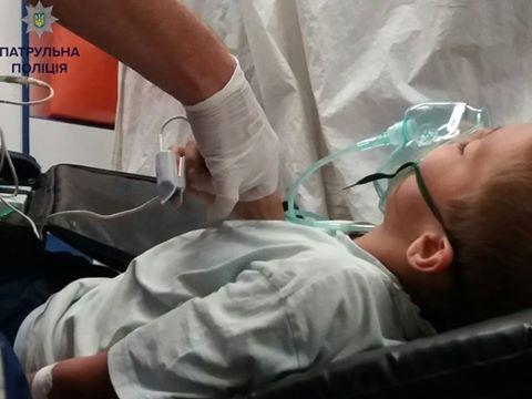 Возле школы в Днепре прохожие обнаружили ребенка, накачанного наркотиками