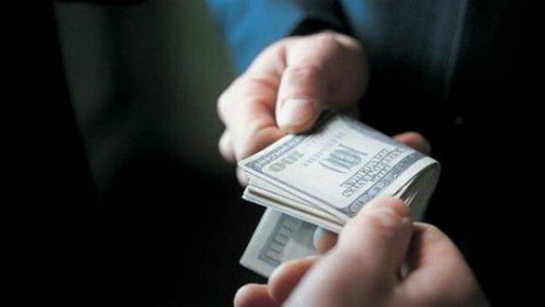 Депутат с чиновником торговали землей в Днепропетровской области