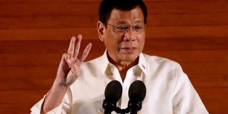 Скандальный глава Филиппин сравнил себя с Гитлером