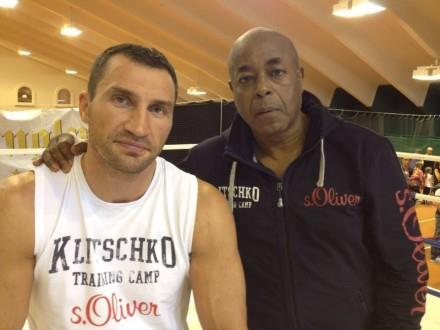 Тренер Кличко призвал забрать титулы у Фьюри