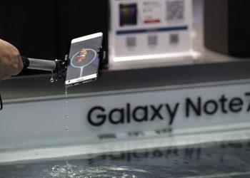 Во Флориде из-за возгорания смартфона Galaxy Note 7 сгорела машина