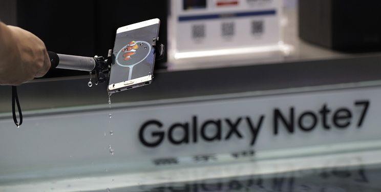 Во Флориде из-за возгорания смартфона Galaxy Note 7 сгорела машина