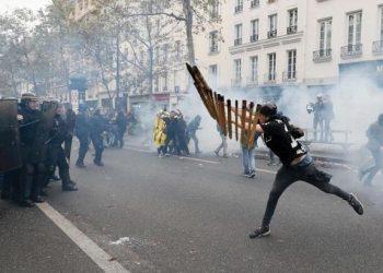 Протесты во Франции: 15 человек получили ранения