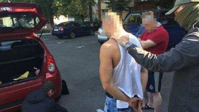 В Харьковской области поймали преступников, торговавших оружием