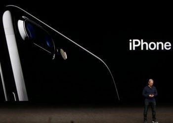 Компания Apple представила iPhone 7