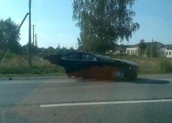 Под Львовом произошло ДТП: авто разорвало пополам