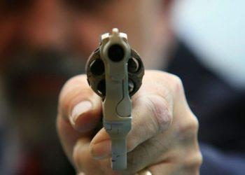 Под Парижем пенсионер устроил стрельбу в супермаркете