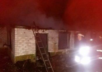 В Днепре горела психбольница: пациенток выносили на руках