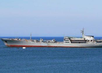 В Одессе загорелось военное судно «Донбасс»