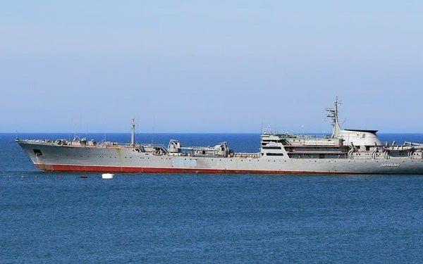 В Одессе загорелось военное судно «Донбасс»