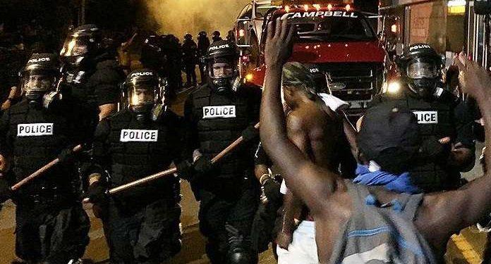 В США во время протестов пострадали 12 правоохранителей