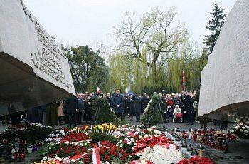 СМИ: Польша проведет эксгумацию жертв Смоленской катастрофы