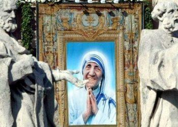 СМИ: Ватикан готовится к канонизации матери Терезы