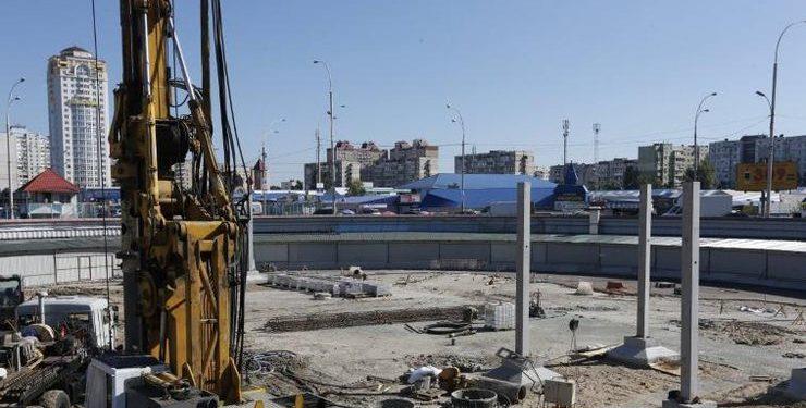 В Киеве женщина упала в люк