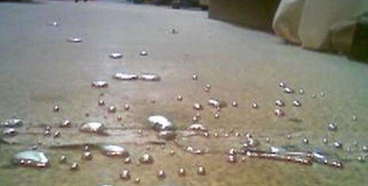 В Киеве неизвестные разлили ртуть возле домов