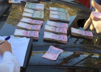 Арбитражного управляющего задержали на взятке в полмиллиона гривен