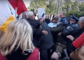 В Одессе подрались пророссийские и проукраинские активисты, - опубликовано видео