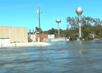 30 человек в США погибли из-за урагана "Мэтью", - СМИ