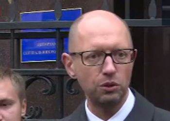 Яценюк провел 5 часов на допросе в Генпрокуратуре