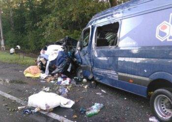 Автобус с украинцами попал в аварию в Псковской области