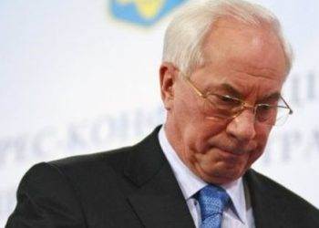 Суд «отобрал» пенсию у Азарова