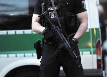 В Баварии скончался оперативник, раненый правым экстремистом