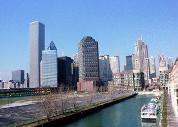 В результате стрельбы в Чикаго пострадало пять человек