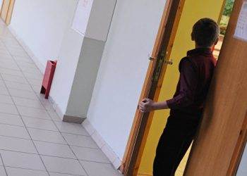 Онкобольных учеников пермской гимназии отчислили за прогулы