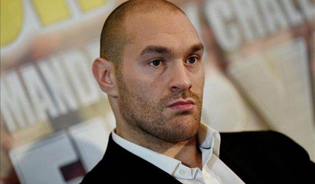 Фьюри отказался от двух чемпионских поясов, - СМИ