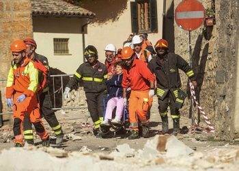 Землетрясение в Италии: 25 тысяч человек ночевали в палатках и автомобилях