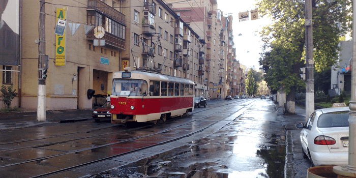 В Киеве пассажир трамвая угрожал оружием