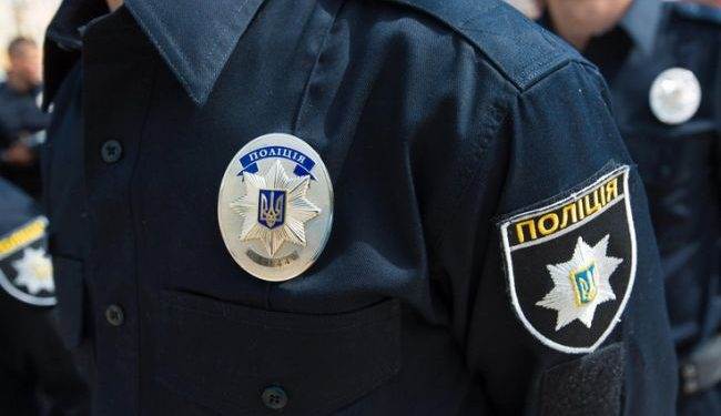 В метро Киева задержали мужчину с оружием