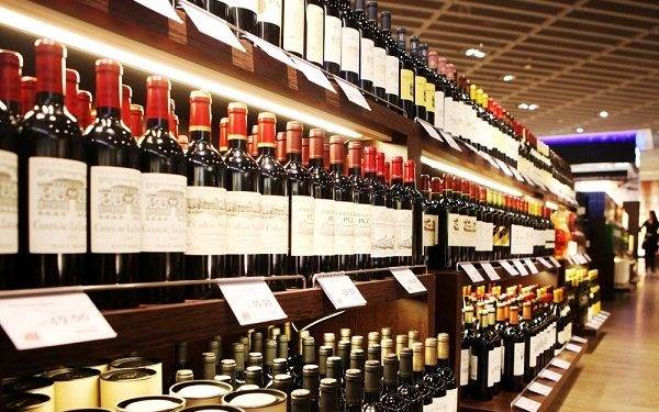 В Киеве в силу вступил запрет на продажу алкоголя ночью