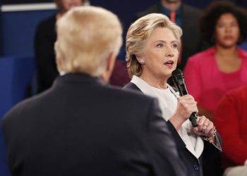 Клинтон обвинила РФ в попытках разрушить Алеппо