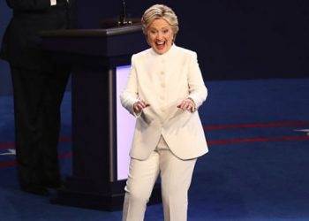 Клинтон после третьих дебатов опережает Трампа