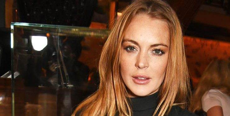 Линдси Лохан во время катания на яхте оторвало фалангу пальца