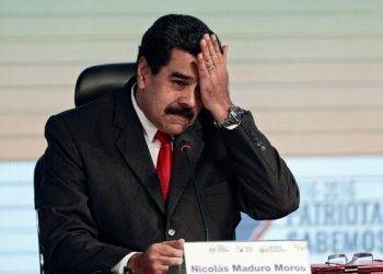 Глава Венесуэлы созывает Совет нацобороны из-за угрозы импичмента