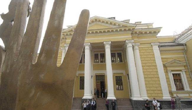 В Москве мужчина с канистрой бензина атаковал синагогу